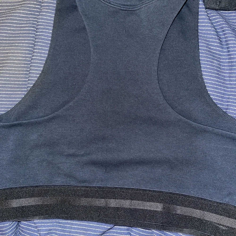 Nike crop tank - Picture 6 of 8